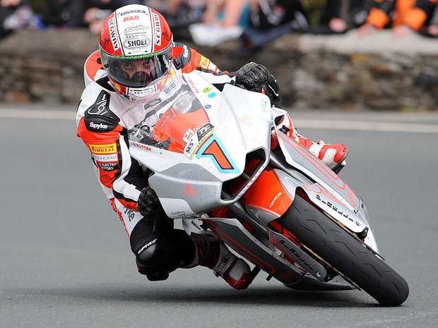 Michael Rutter on his way to victory in the 2012 SES TT Zero